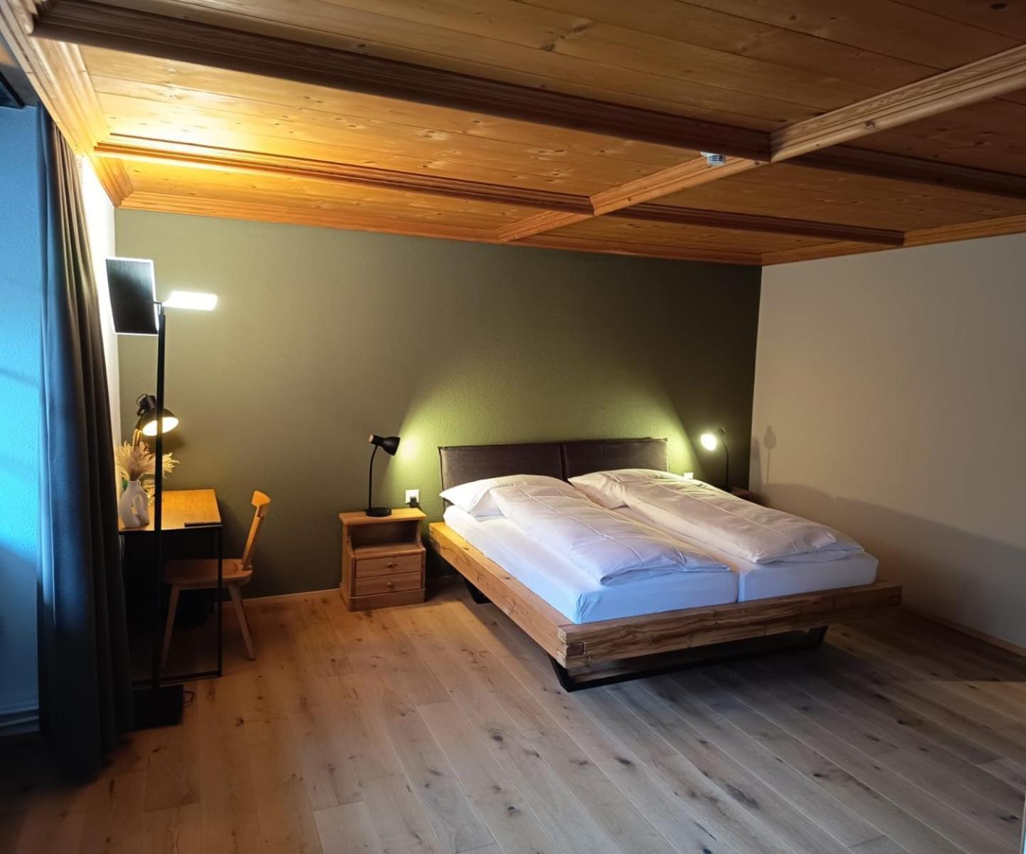 Hotel Restaurant Krone Aarberg Bagian luar foto