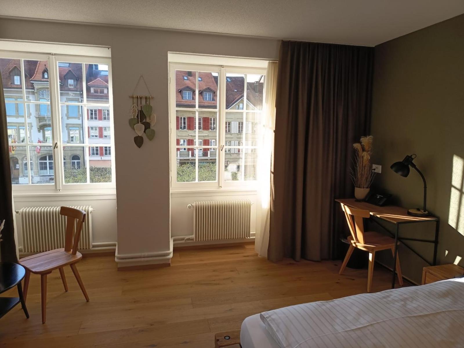 Hotel Restaurant Krone Aarberg Bagian luar foto