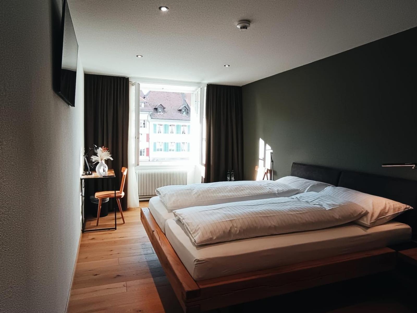 Hotel Restaurant Krone Aarberg Bagian luar foto